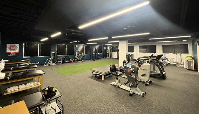 Treatment and exercise area at the Mid-County Physical Therapy Lake Ridge clinic